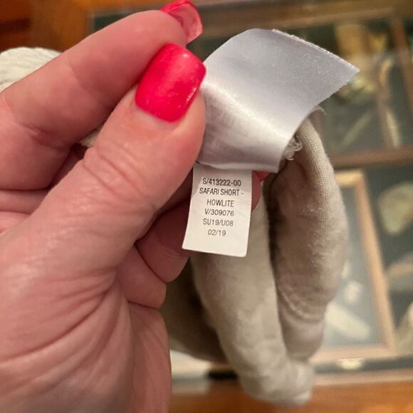 Old Navy Tan Shorts Large With Pockets - Picture 3 of 6